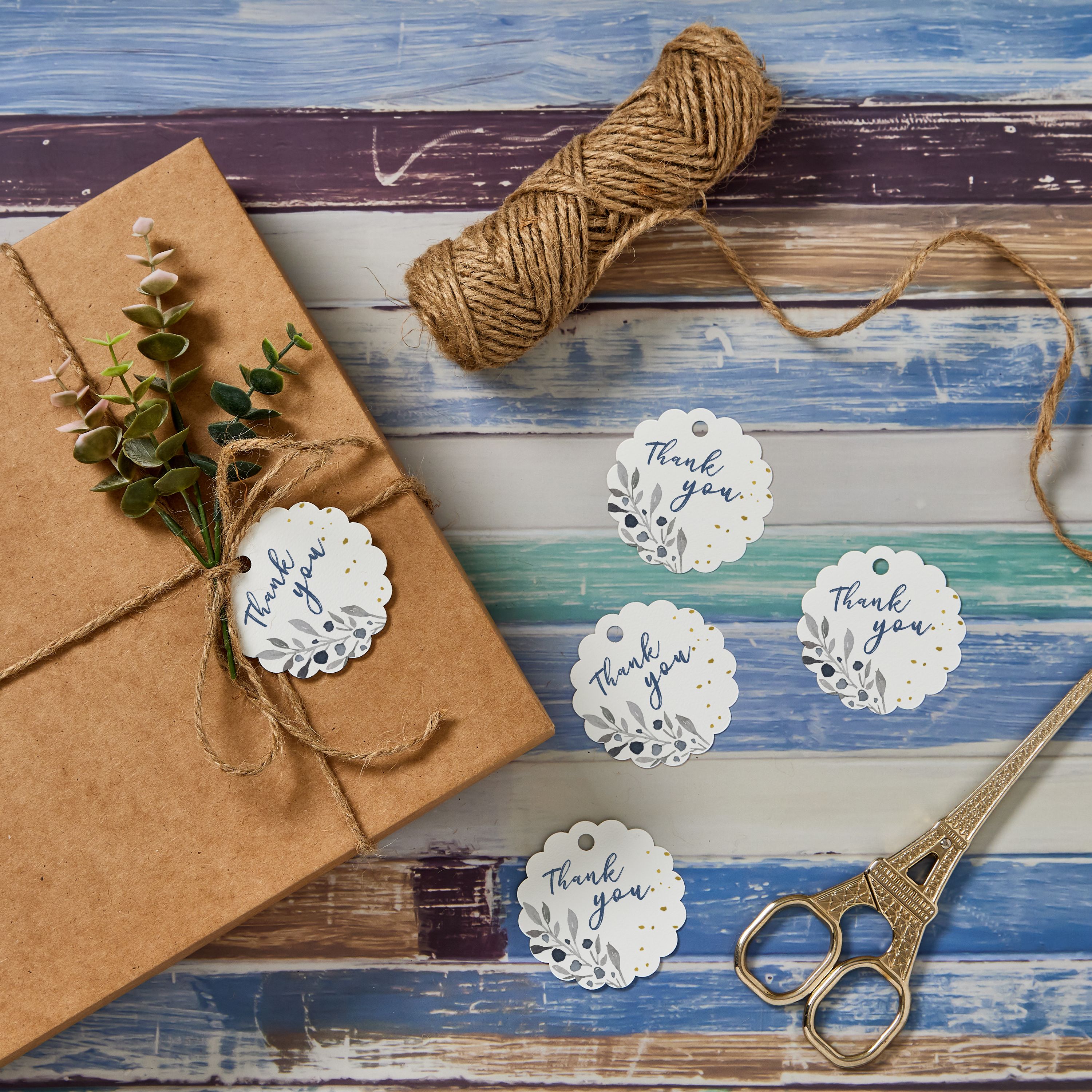 KMN♡ Scallop Round Gift Tags with Sure Feed, 2-1/2